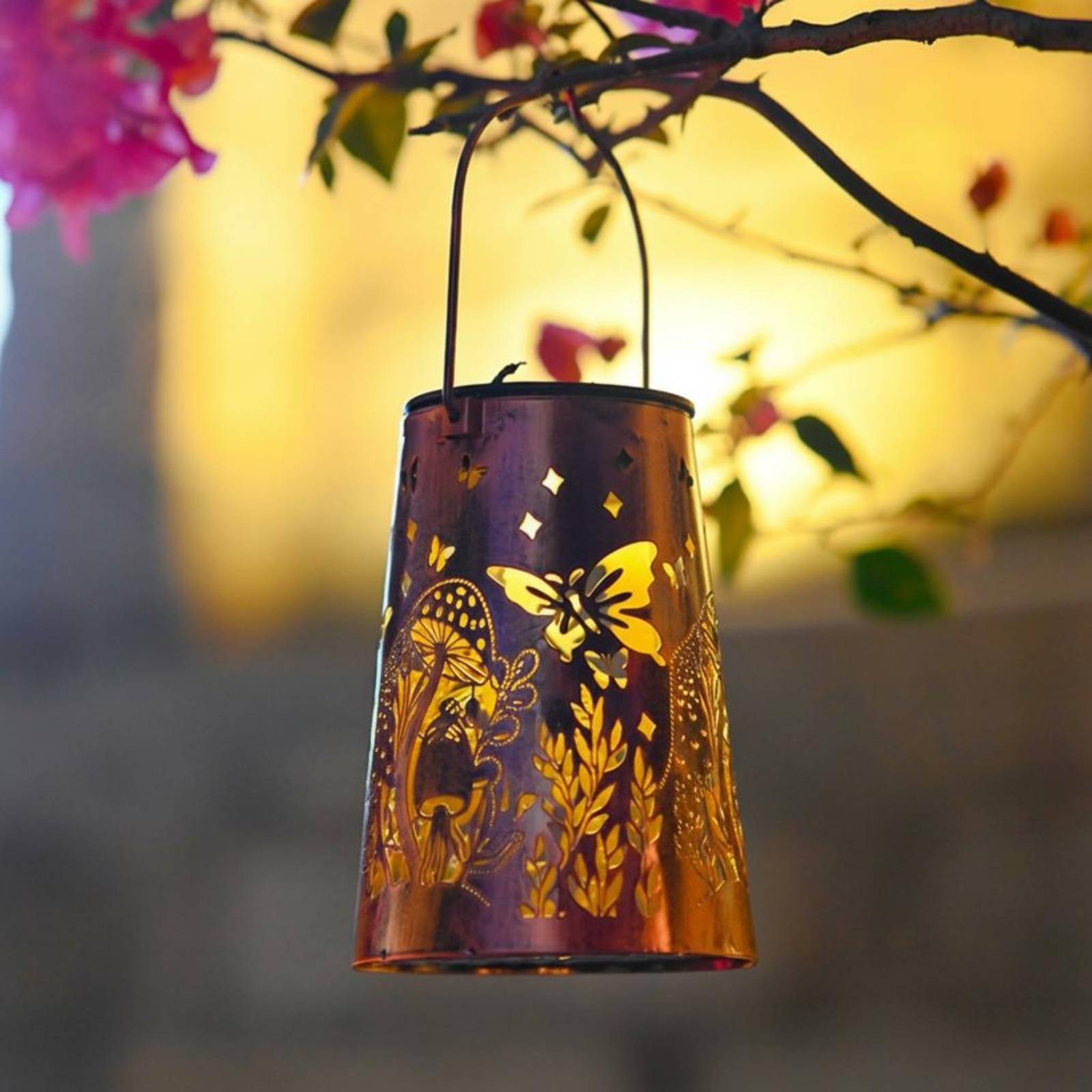 Lighting Decor Outdoor - 花柄ガーデンランタンパターンガーデン照明器具自動オン/オフ錬鉄製吊り下げ照明器具屋外照明耐候性