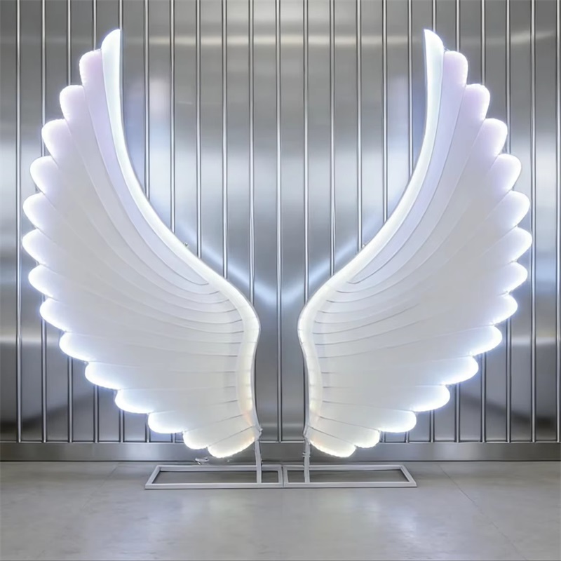 光る天使の羽ライト小道具 カラフルファンタジーLEDウィング - Lighting Decor Wedding のレビューと価格