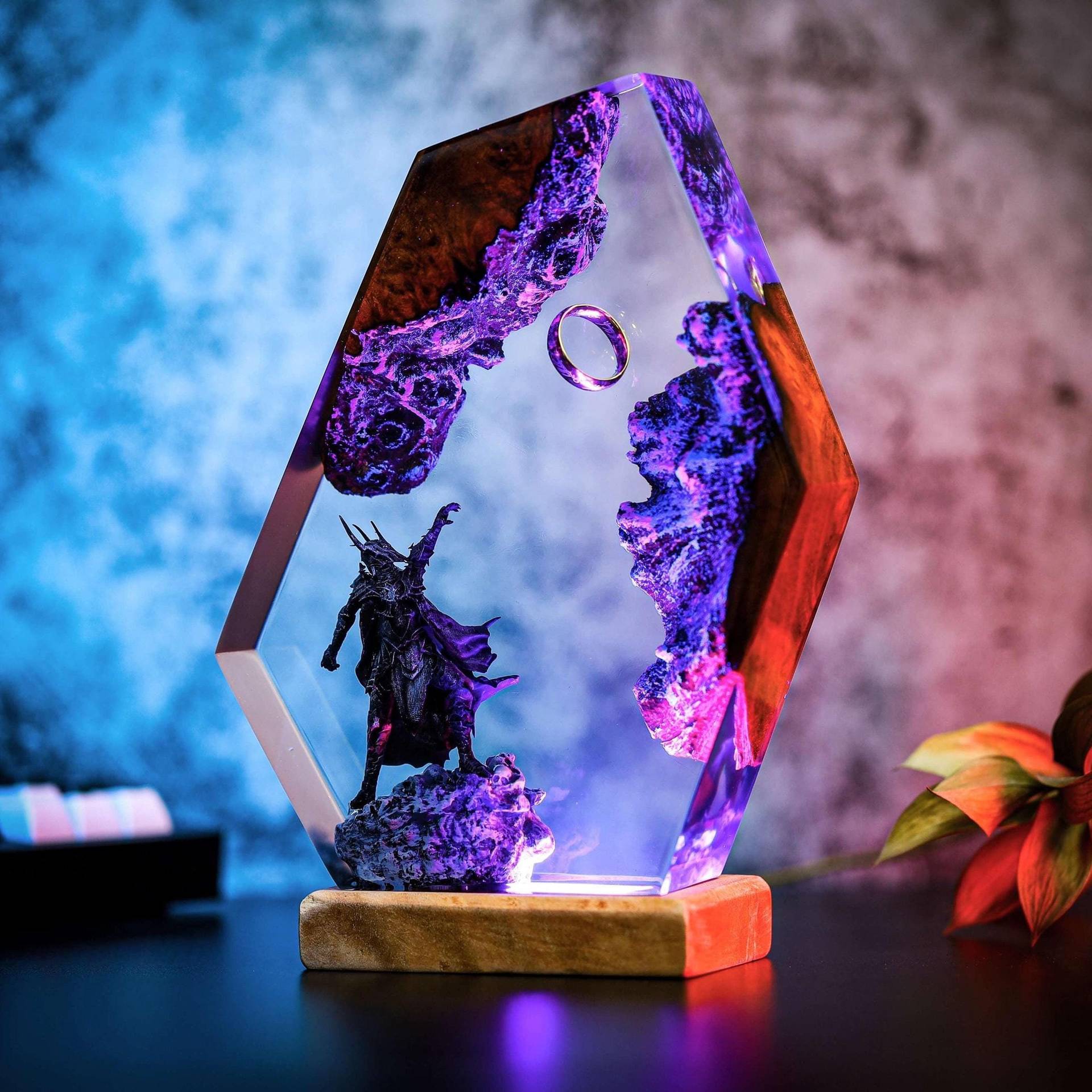 映画シーンフィギュアテーブル樹脂ランプマジックリングカラフル - Lighting Decor Wedding のレビューと価格